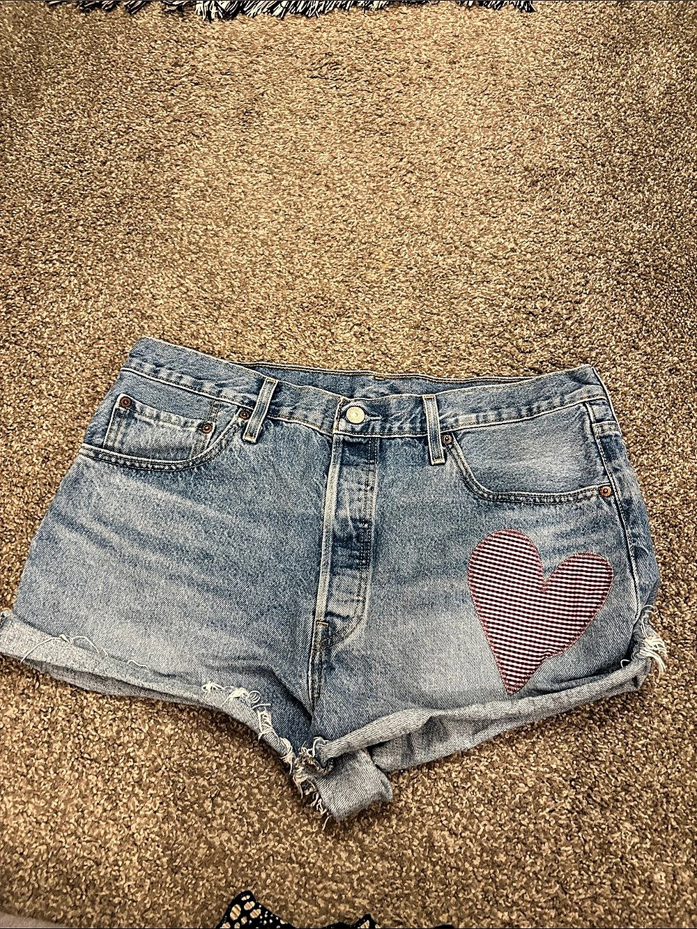 Levi's 501 Original Fit Cut-Off Shorts with Heart Patch Denim Jean Shorts Waist